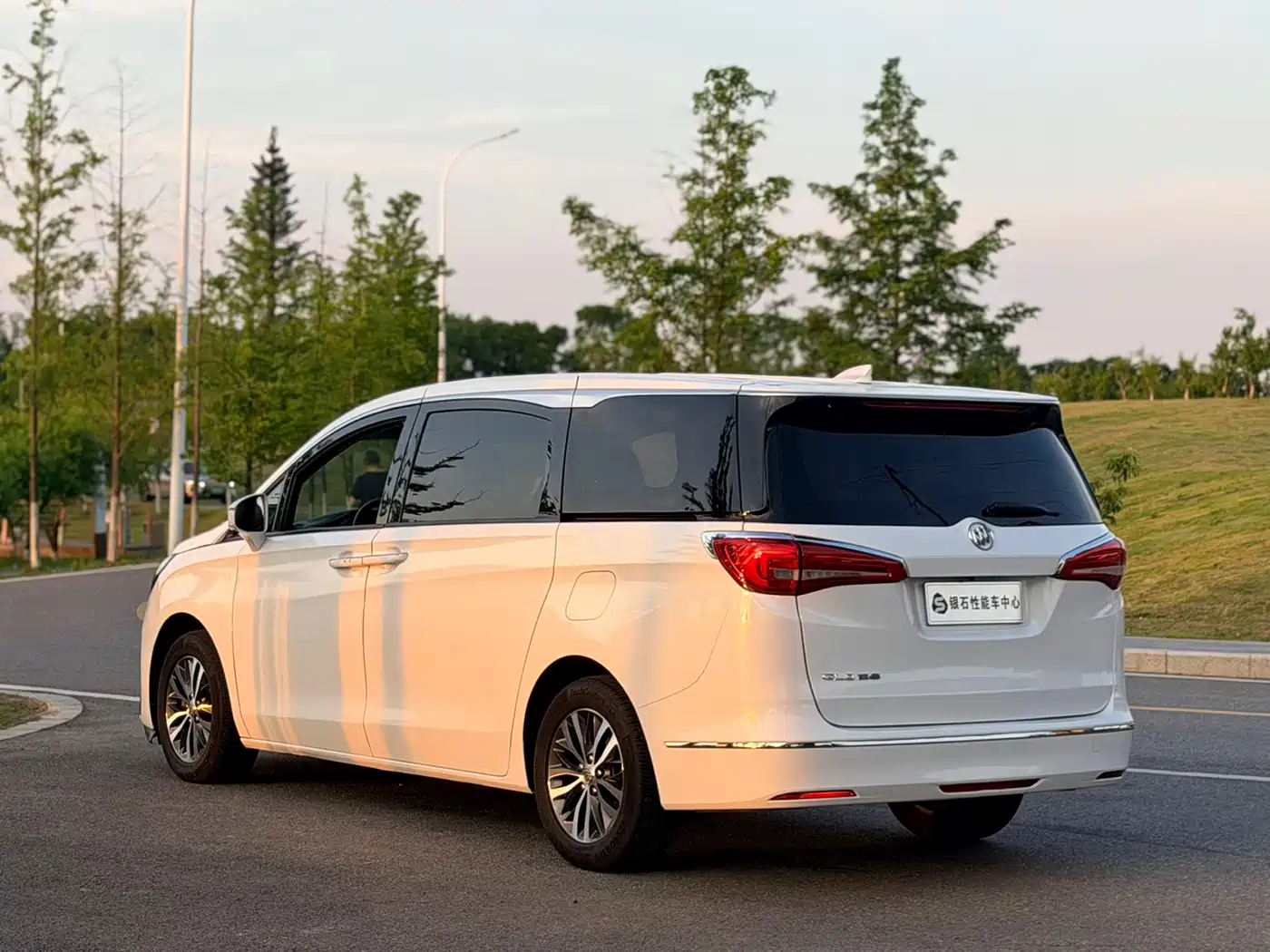 Buick GL8 2017 ES 28T Luxury China V фото 5