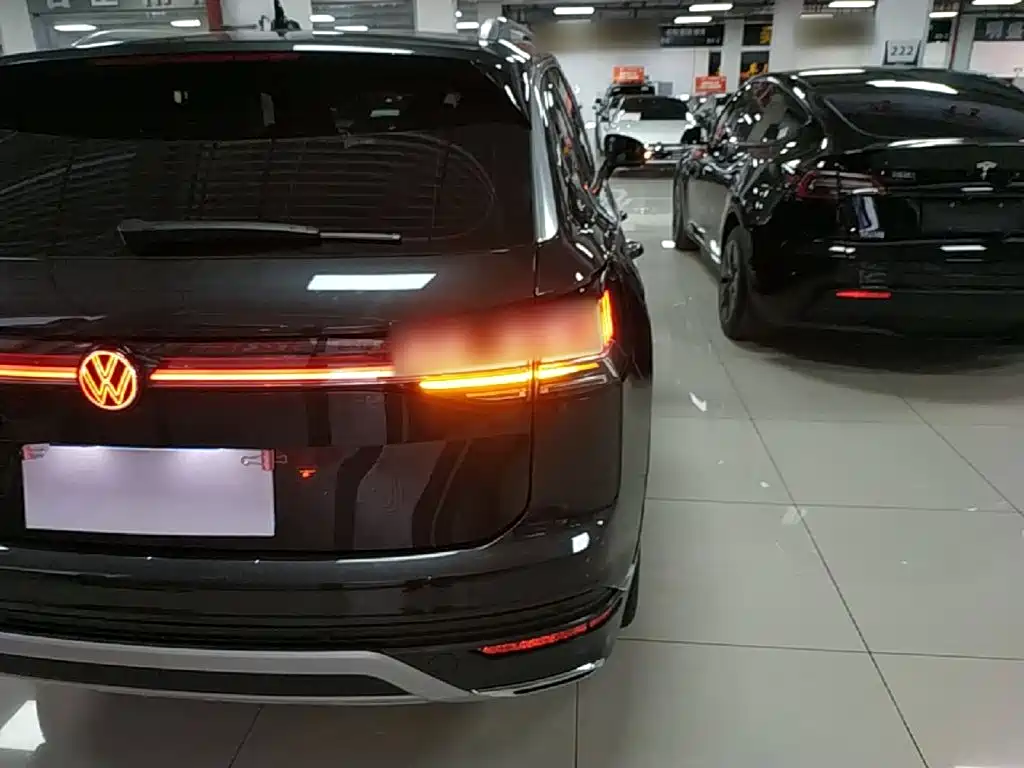 Volkswagen Tayron 2025 2024 330TSI 2WD Luxury Plus Advanced