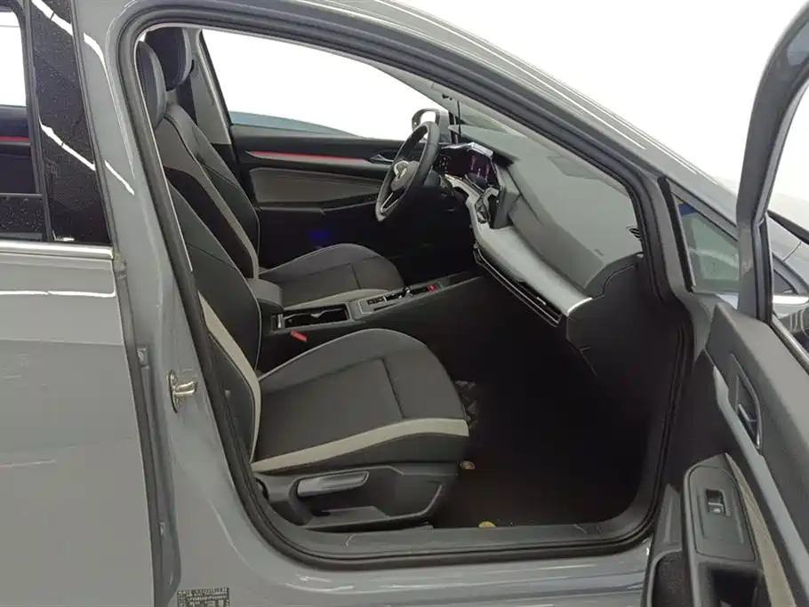 Volkswagen Golf 2023 Facelift 280TSI DSG Pro фото 8