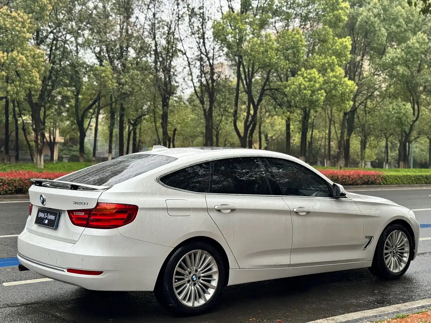 BMW 3 Series GT 2013 320i Style Design Package фото 7