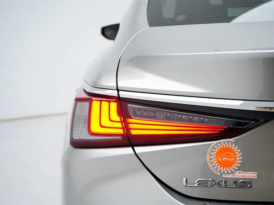 Lexus ES 2022 200 Excellence Edition фото 17
