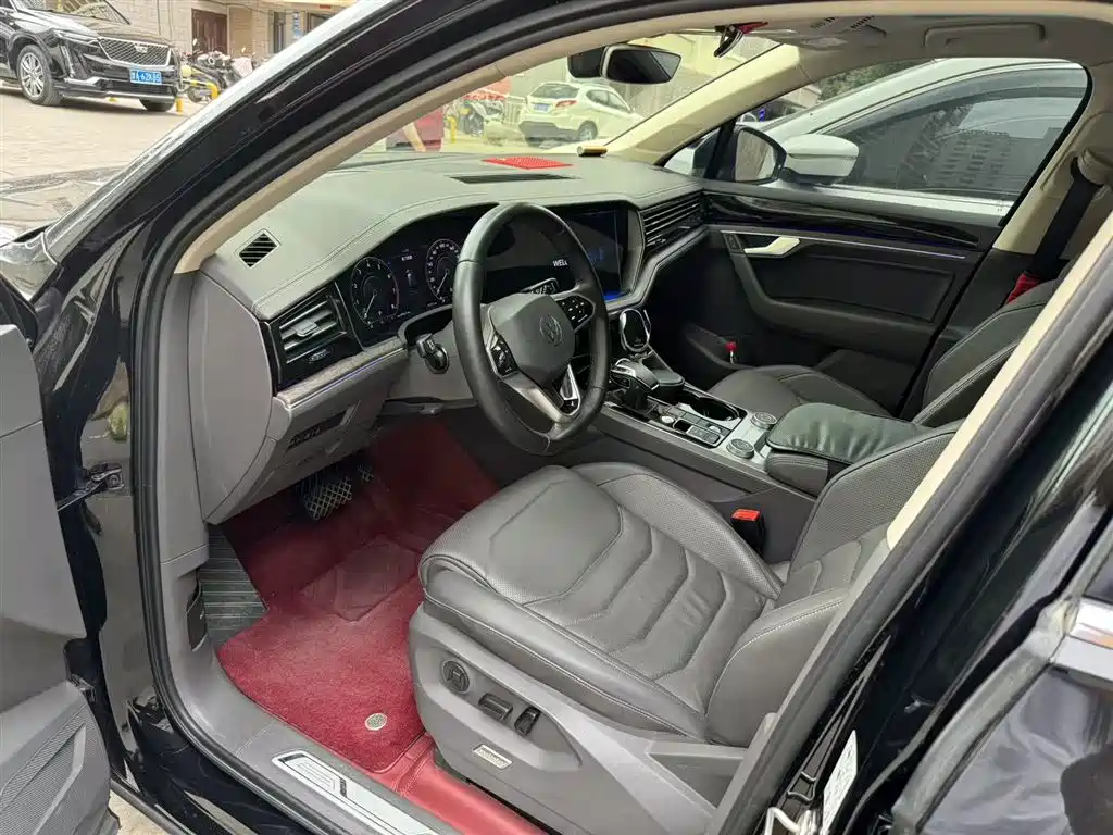 VOLKSWAGEN TOUAREG