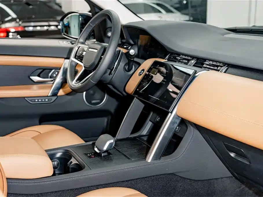 Land Rover Discovery Sport 2024 Luxury Custom Edition фото 19
