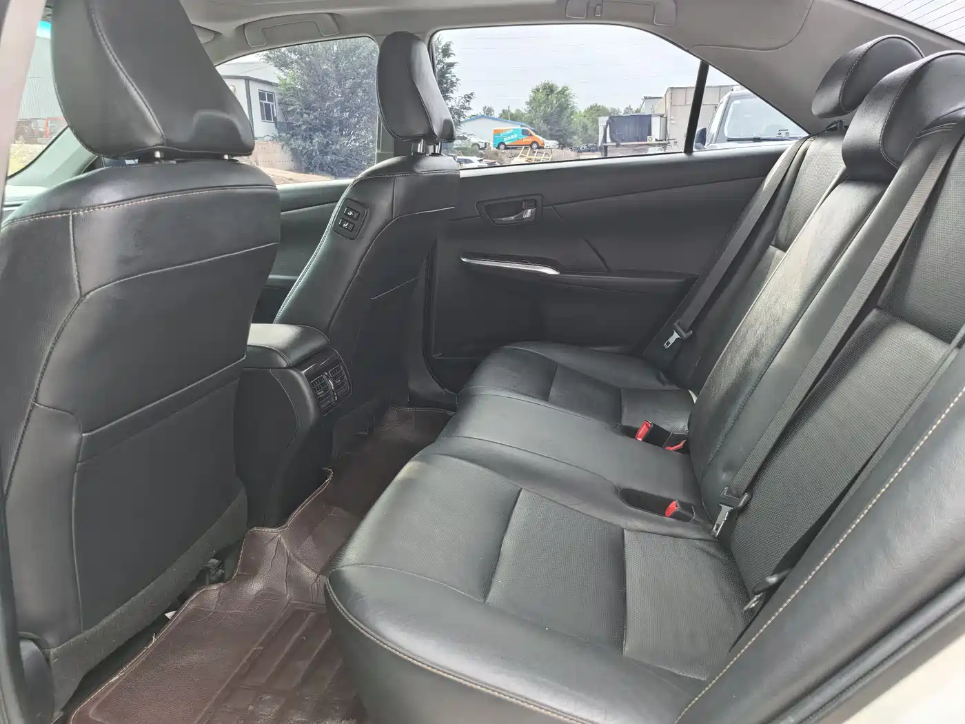 Toyota Camry 2016 2.0G 10th Anniversary Leading Edition фото 5