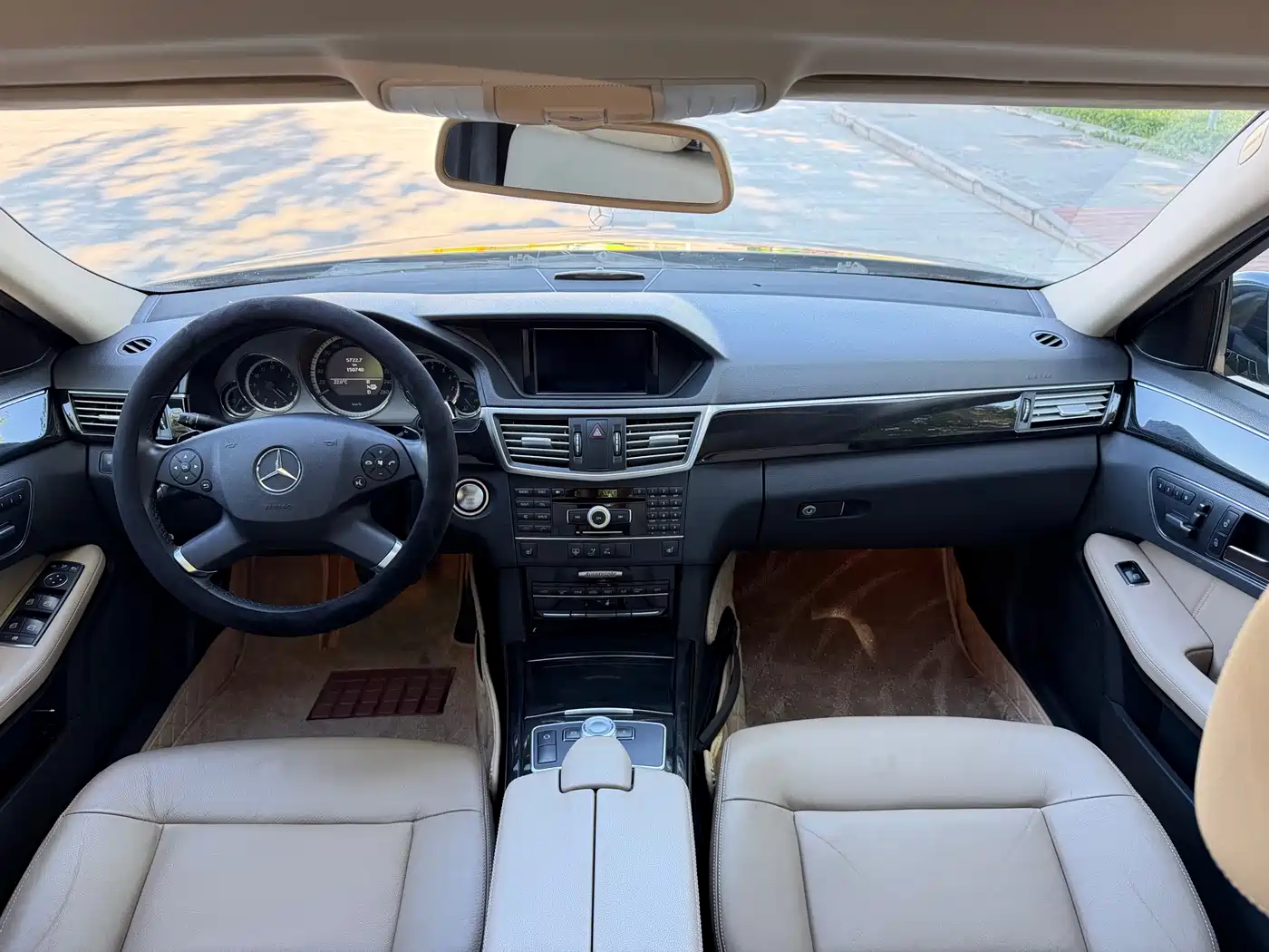 Mercedes-Benz E-Class 2010 E 300 L Fashion фото 10