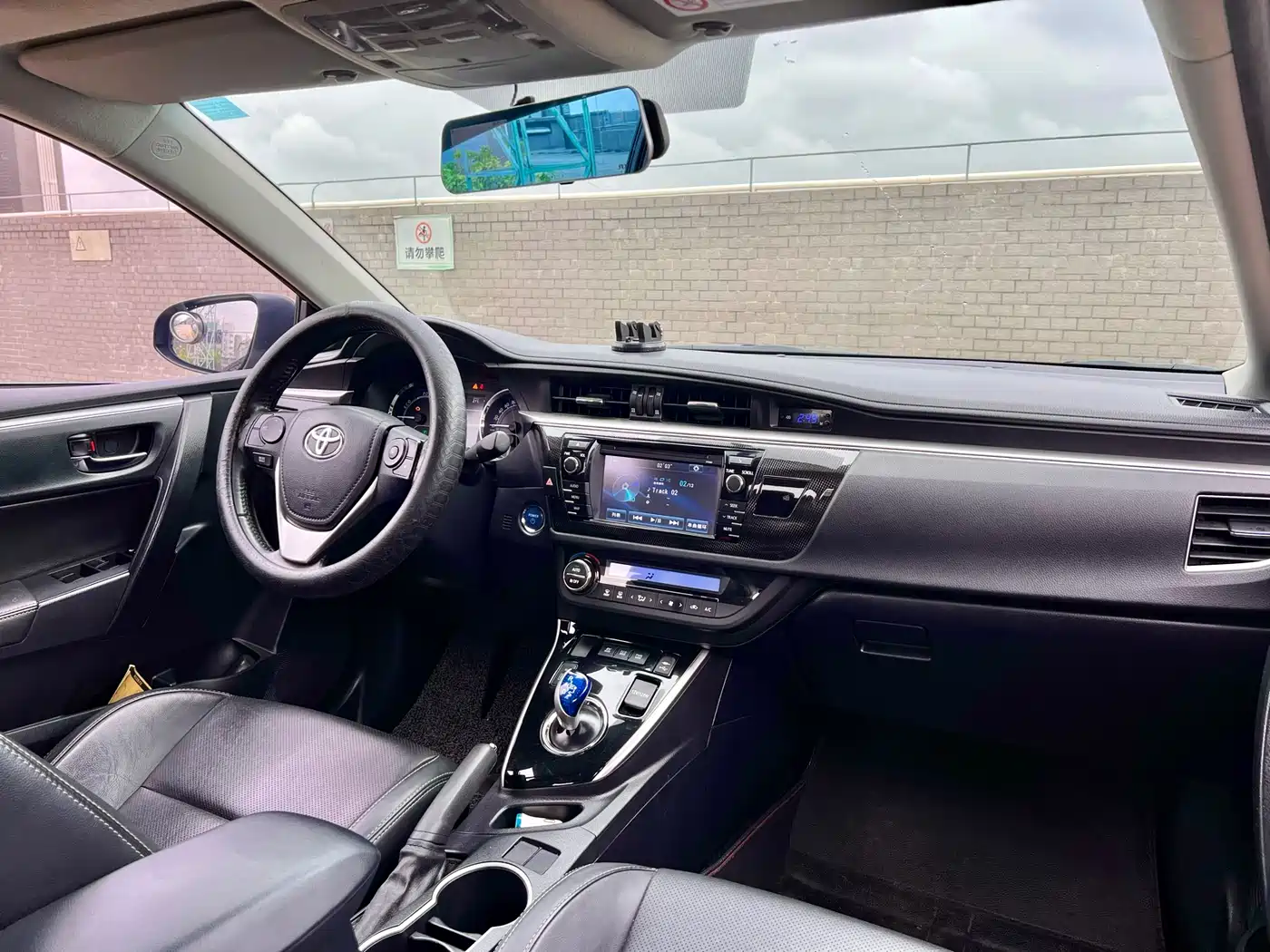 Toyota Levin 2016 Hybrid 1.8H V E-CVT Luxury Edition фото 5