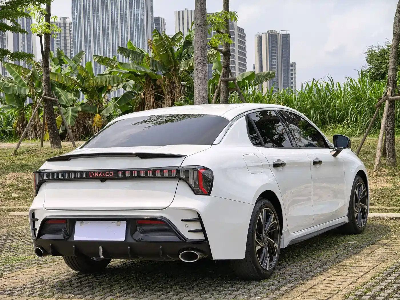 Lynk & Co 03 2023 1.5TD DCT Power Pro фото 6