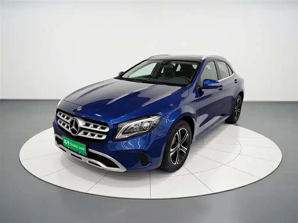 Mercedes-Benz GLA 2018 GLA 200 Fashion фото 2