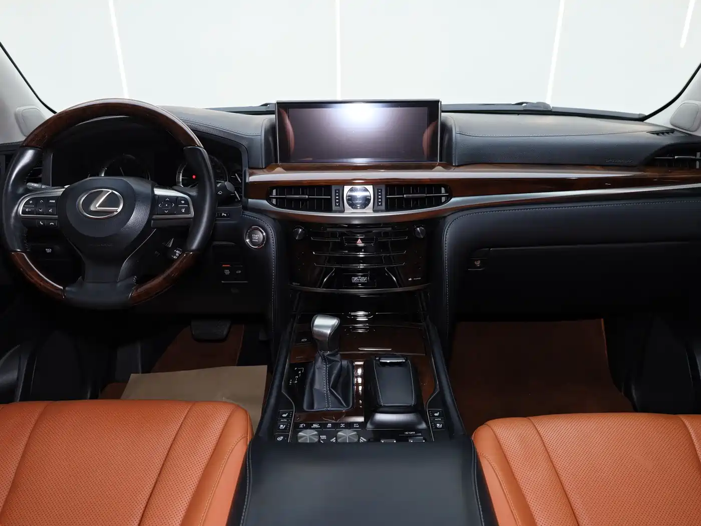 Lexus LX 2016 570 Dynamic Luxury Edition фото 19