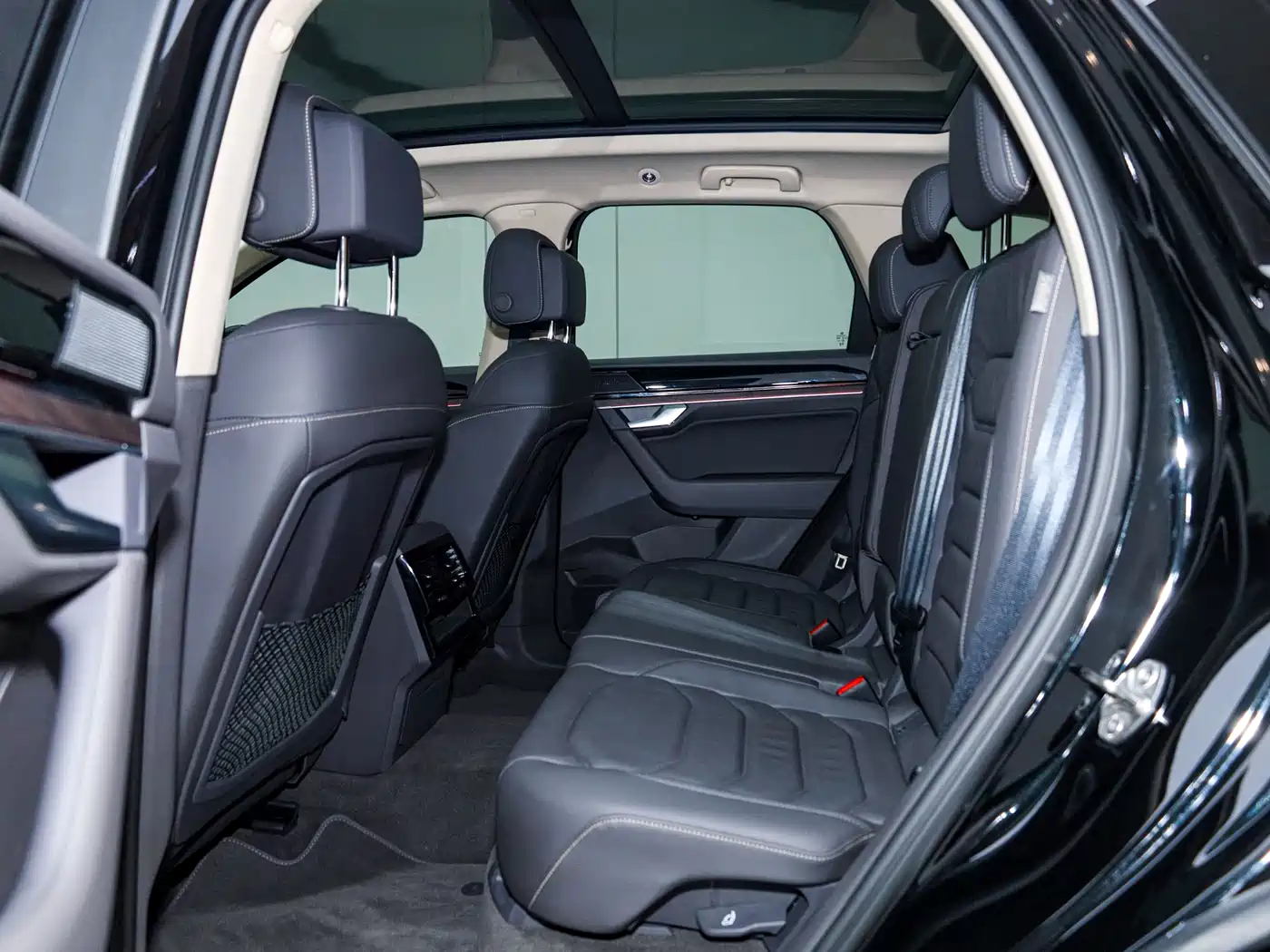 Volkswagen Touareg 2022 3.0TSI Rui Xiang Edition Classic Sport Package фото 15