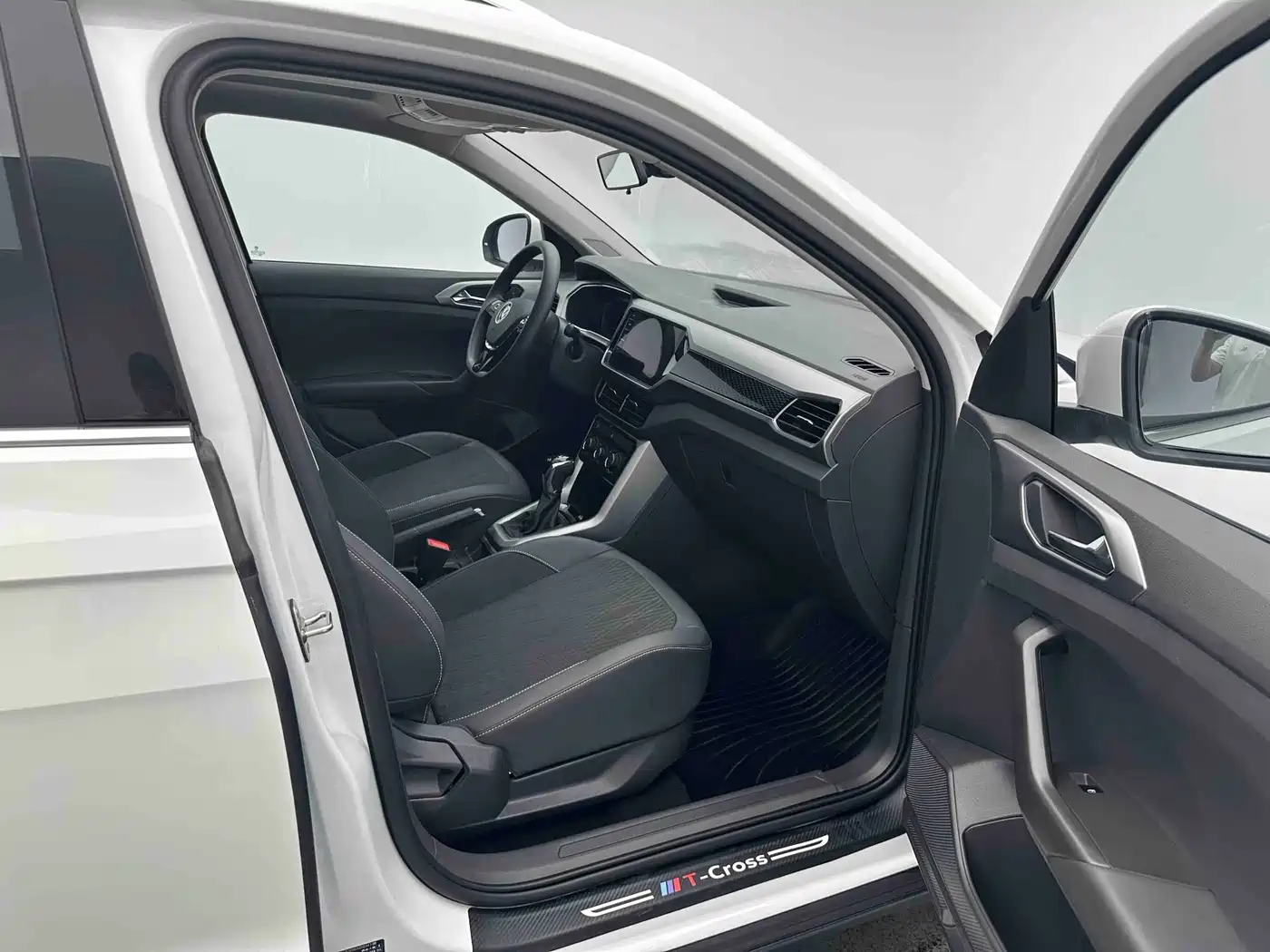 Фото 7 - Volkswagen T-Cross
