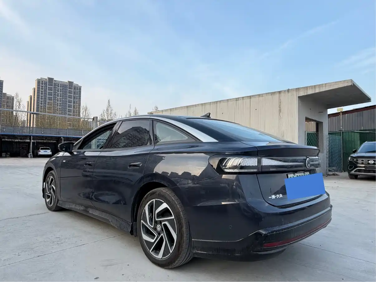 VOLKSWAGEN ID.7 VIZZION