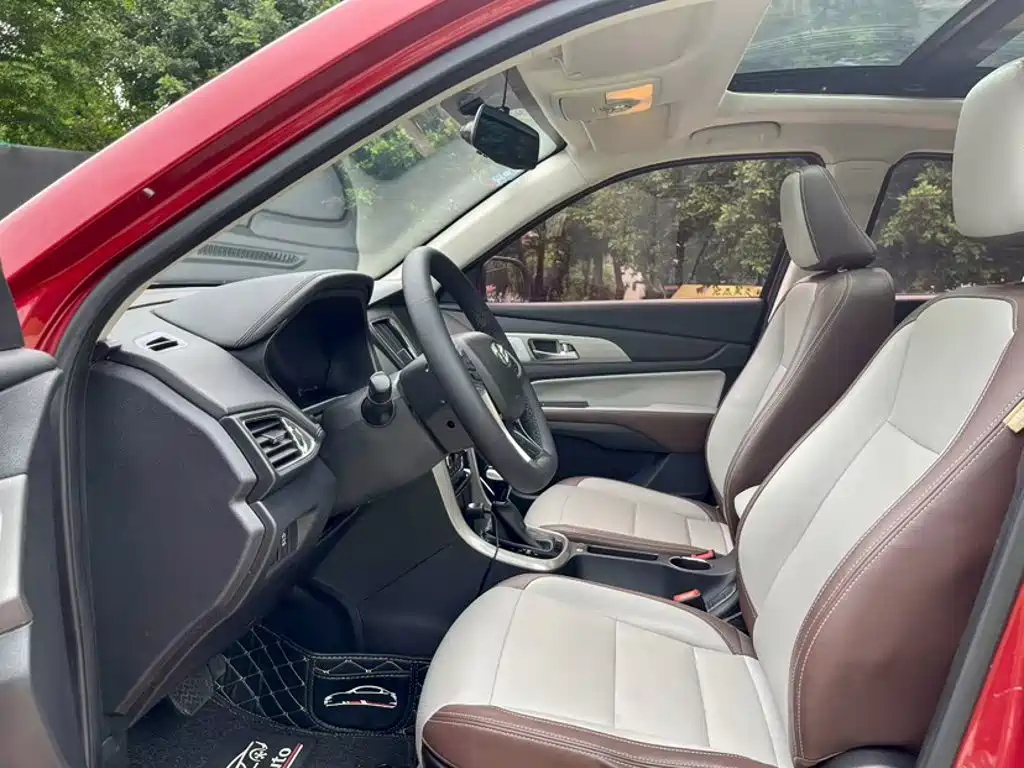 BAIC Huansu S5 2019 2017 1.3T CVT Luxury
