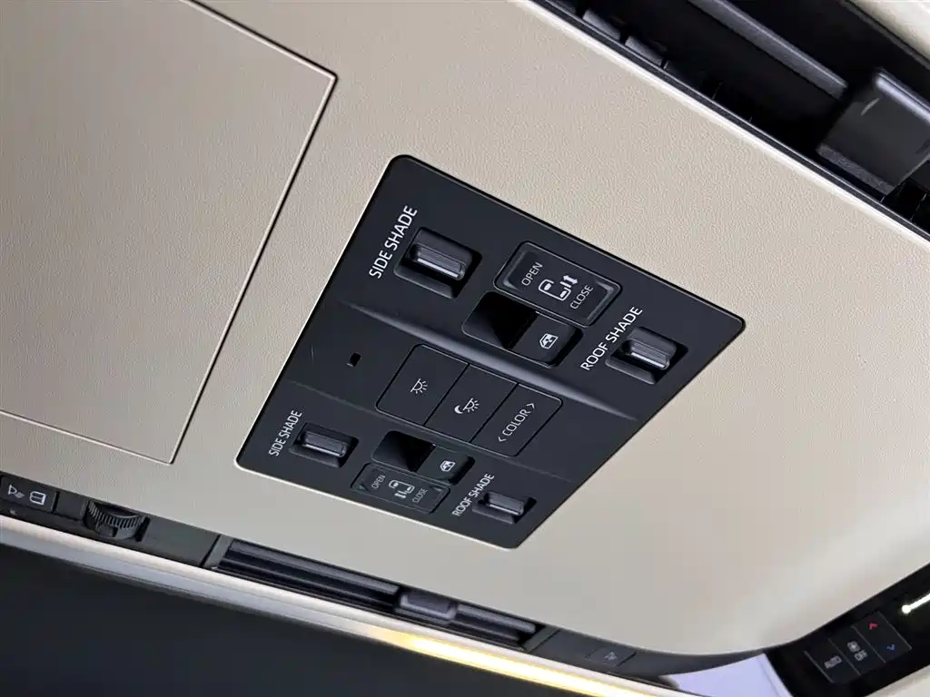 Toyota Vellfire 2024 Crown Hybrid 2.5L Executive Premium Edition фото 30