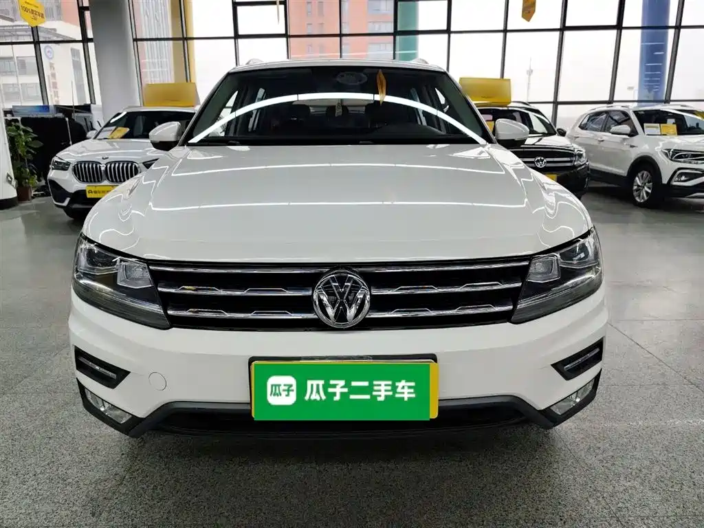 Volkswagen Tiguan L 2017 330TSI Automatic 2WD Comfort Edition фото 3