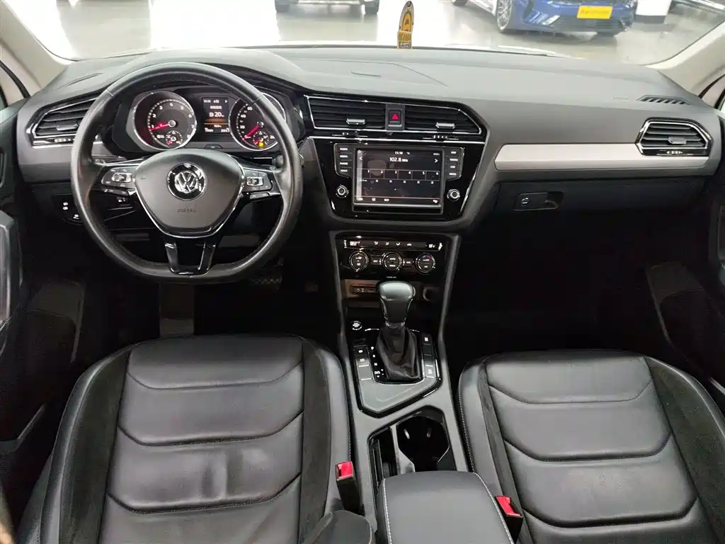 Volkswagen Tiguan L 2017 330TSI Automatic 2WD Comfort Edition фото 10