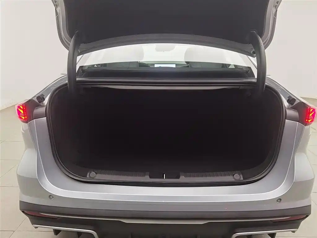 GEELY GALAXY GALAXY L6