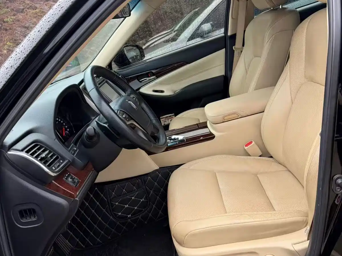 Toyota Crown 2018 2.0T Fashion Edition фото 3