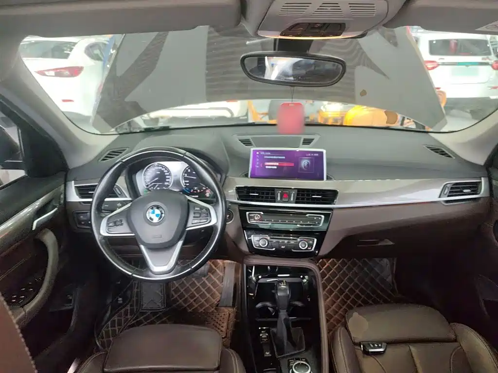 BMW X1 2019 xDrive20Li Premium Model фото 10