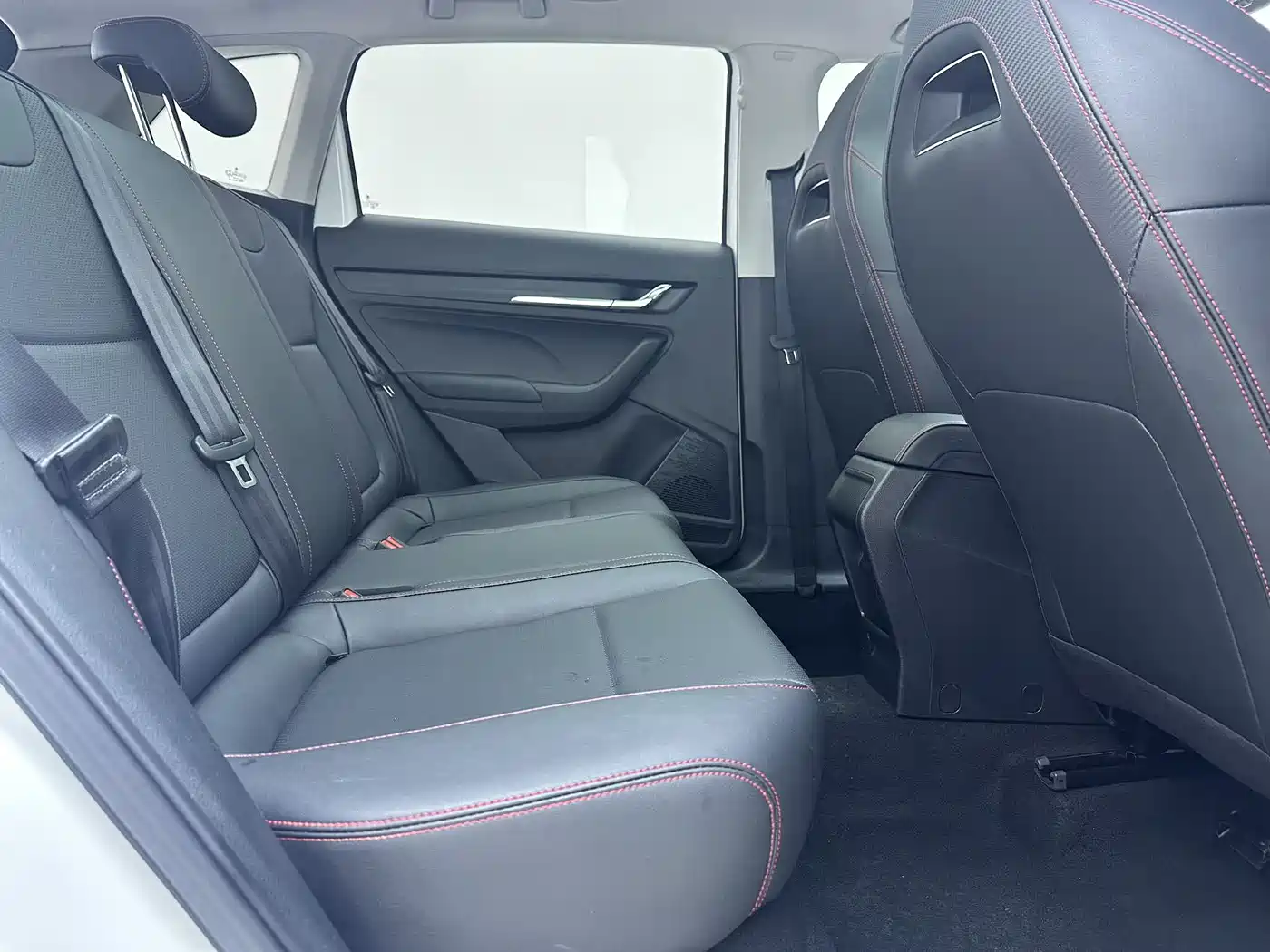 Škoda Kamiq 2022 GT 1.5L Automatic Ultimate Edition фото 10