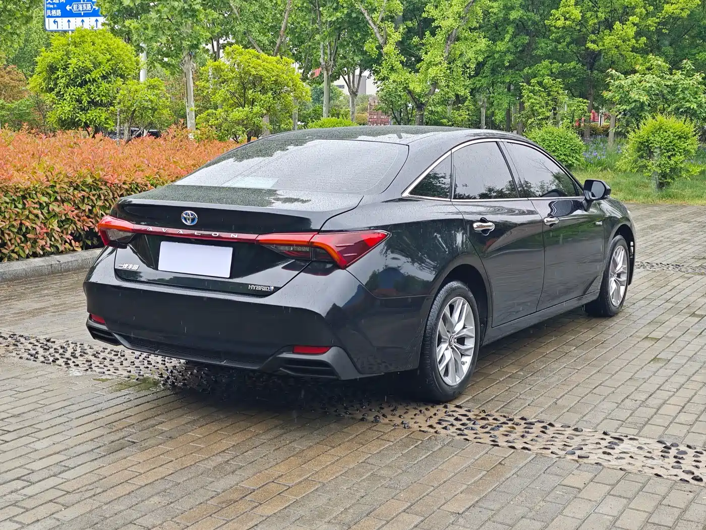 Toyota Avalon 2019 Hybrid 2.5L Luxury Edition China V фото 8