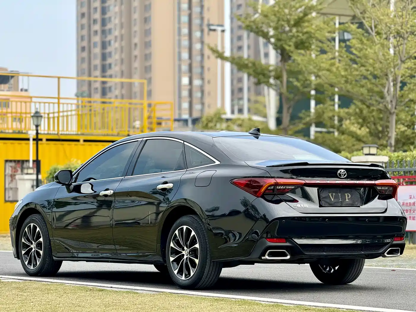 Toyota Avalon 2023 2.5L Luxury Edition фото 4
