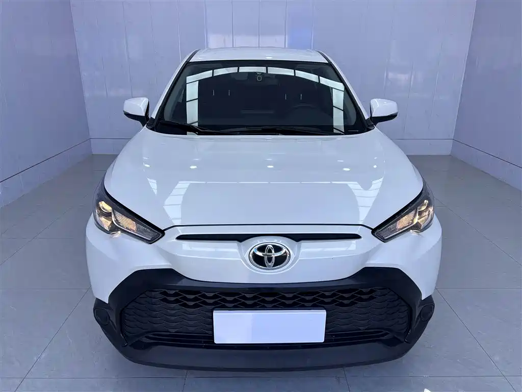 Toyota Frontlander 2023 2.0L CVT Elite Edition фото 2