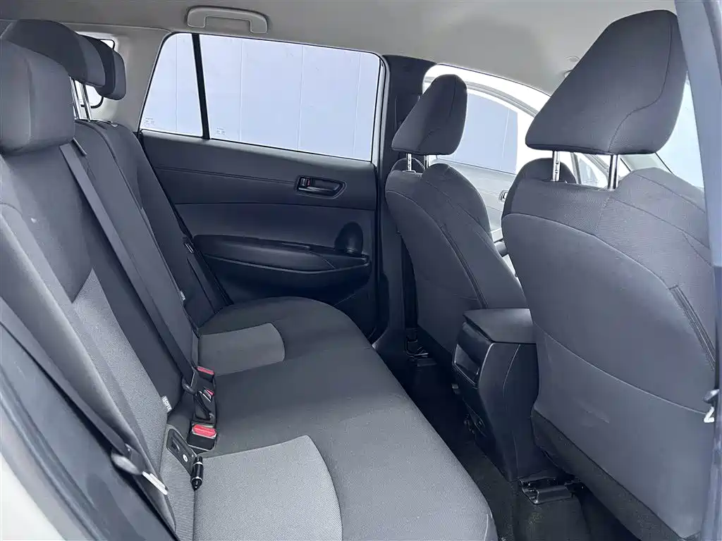 Toyota Frontlander 2023 2.0L CVT Elite Edition фото 11