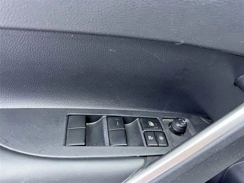 Toyota Frontlander 2023 2.0L CVT Elite Edition фото 14