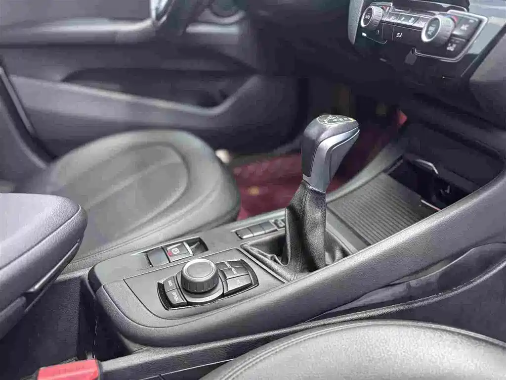 BMW X1 2016 sDrive18Li Fashion Model фото 13