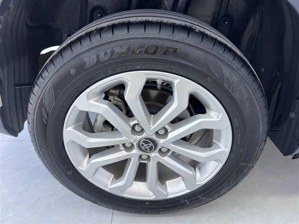 Toyota Frontlander 2023 2.0L CVT Elite Edition фото 16