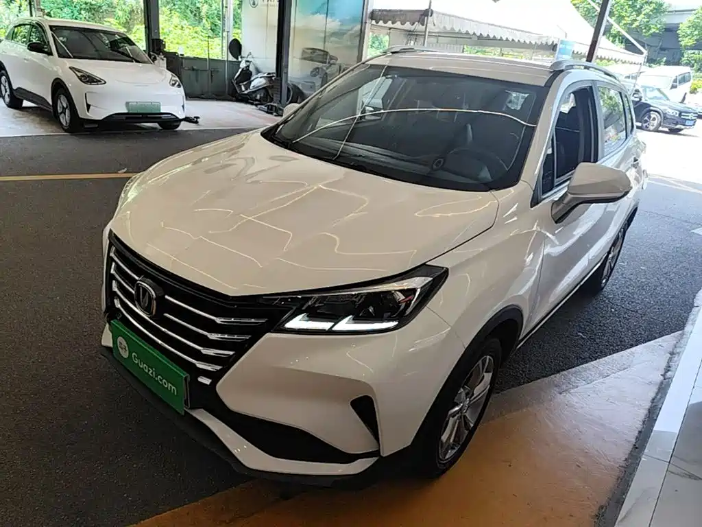 Фото 1 - Changan CS15