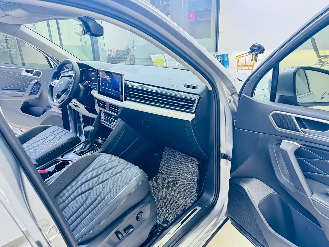 Volkswagen Tiguan L 2022 330TSI Auto 2WD R-Line Premium Edition фото 9