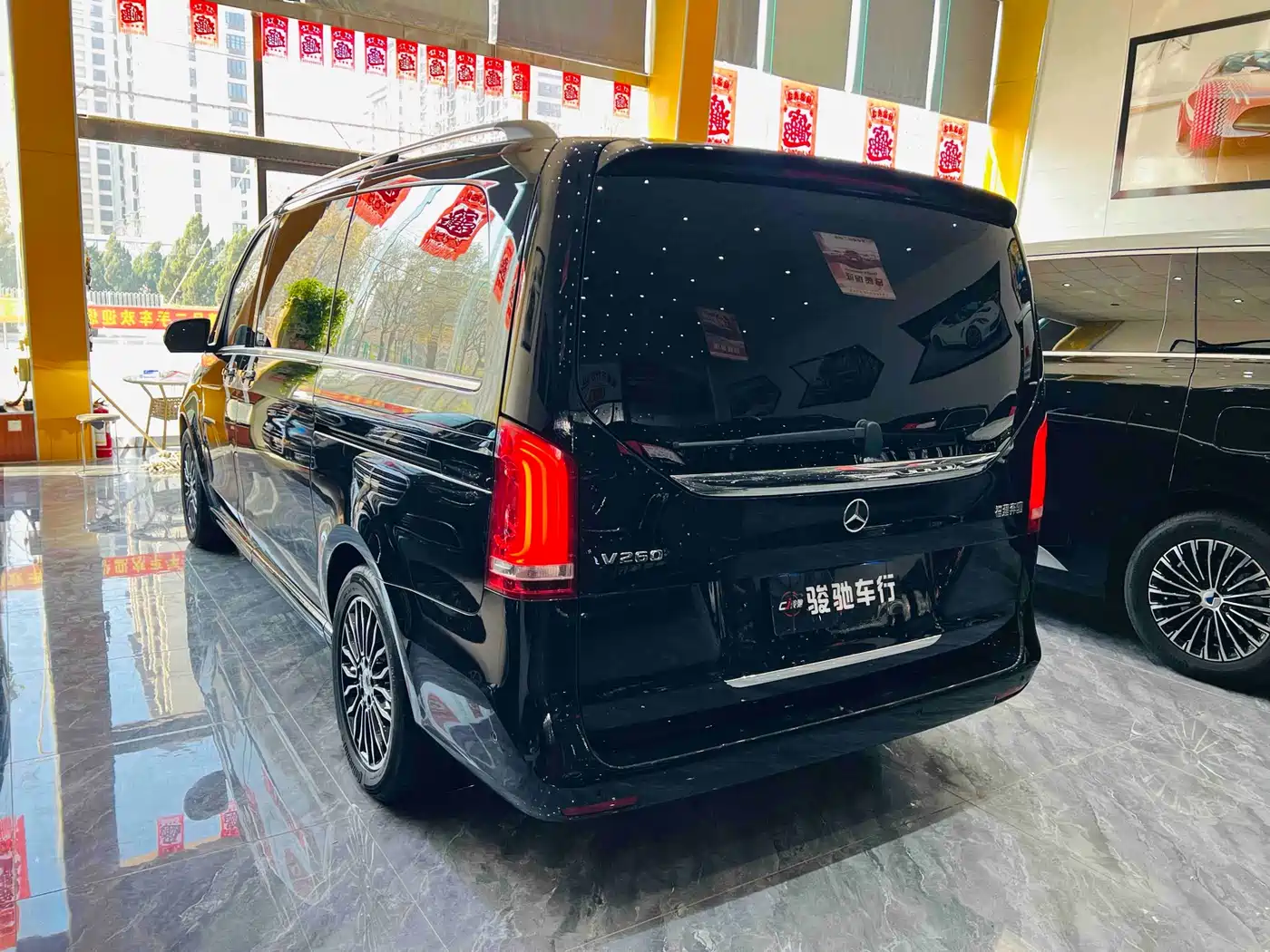 Mercedes-Benz V-Class 2018 V 260 Premium Edition China VI фото 7