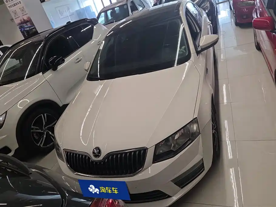 Škoda Octavia 2017 1.6L Automatic Smart Edition фото 2