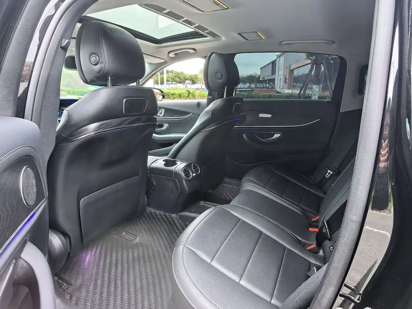 Mercedes-Benz E-Class 2016 E 300 L Sport Fashion Type фото 5