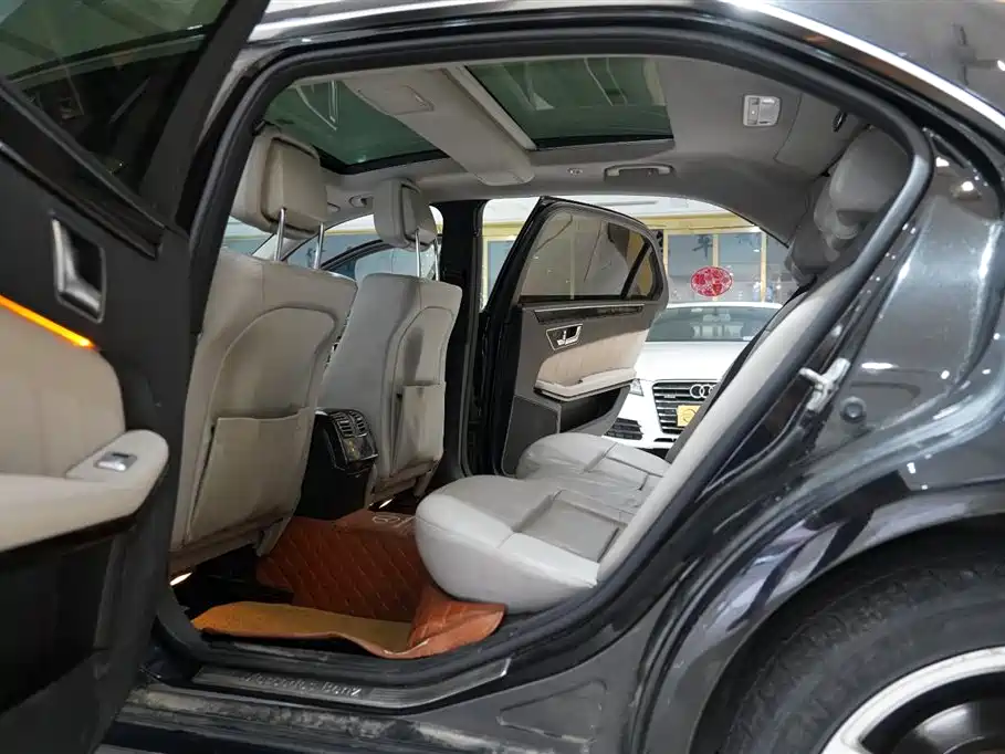 Mercedes-Benz E-Class 2013 Model E 260 L CGI Fashion фото 6