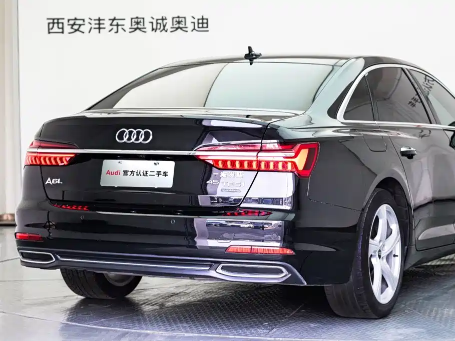 Фото 24 - Audi A6L