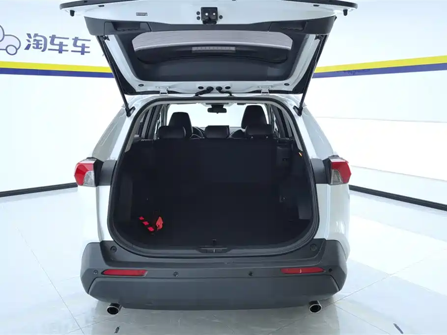 Toyota RAV4 Rongfang 2021 2.0L CVT 2WD Urban фото 4