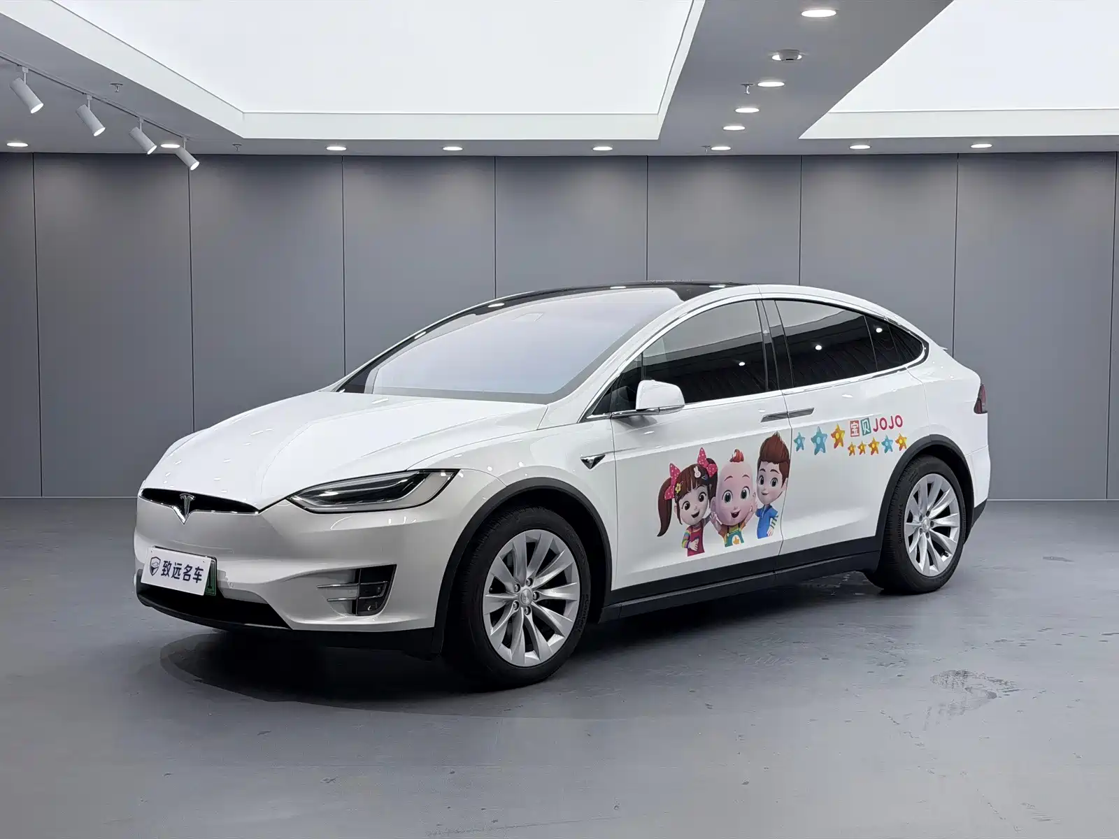 Фото 1 - Tesla Model X