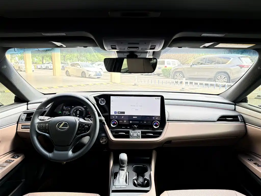 Lexus ES 2026 2025 300h Ultimate Edition
