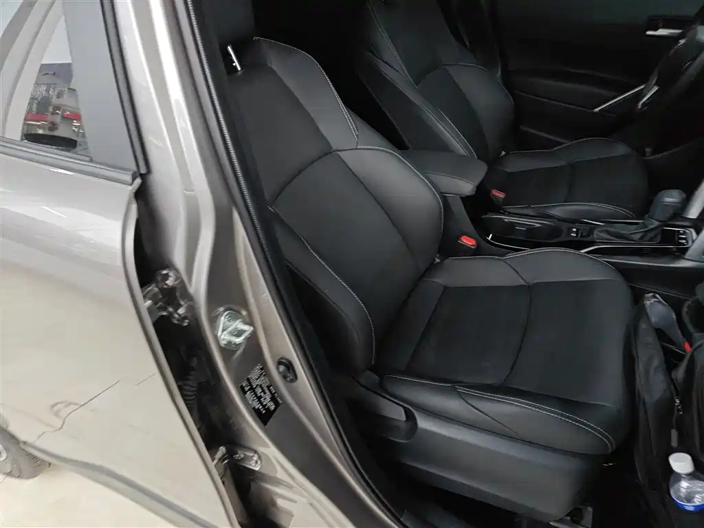 Toyota Frontlander 2023 2.0L CVT Luxury Edition фото 4