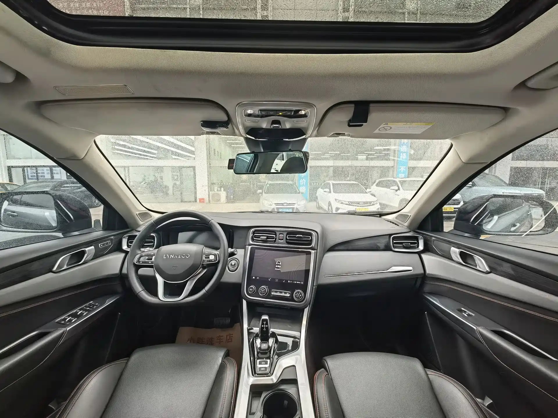Photo 20 - Lynk & Co 01