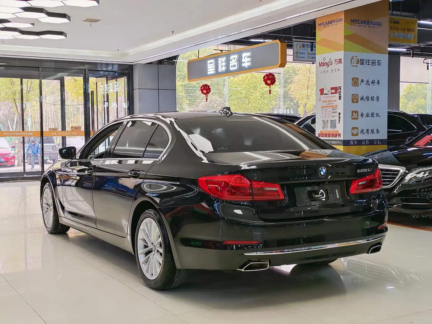 BMW 5 Series 2019 525Li Luxury Package фото 4