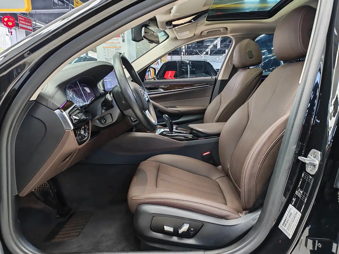 BMW 5 Series 2019 525Li Luxury Package фото 10