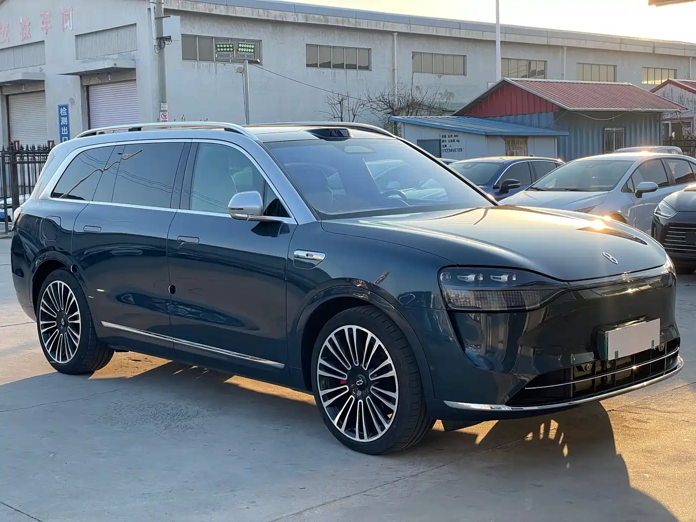 AITO Wenjie AITO M9 2024 Range Extender Ultra 52kWh 6-seater фото 3