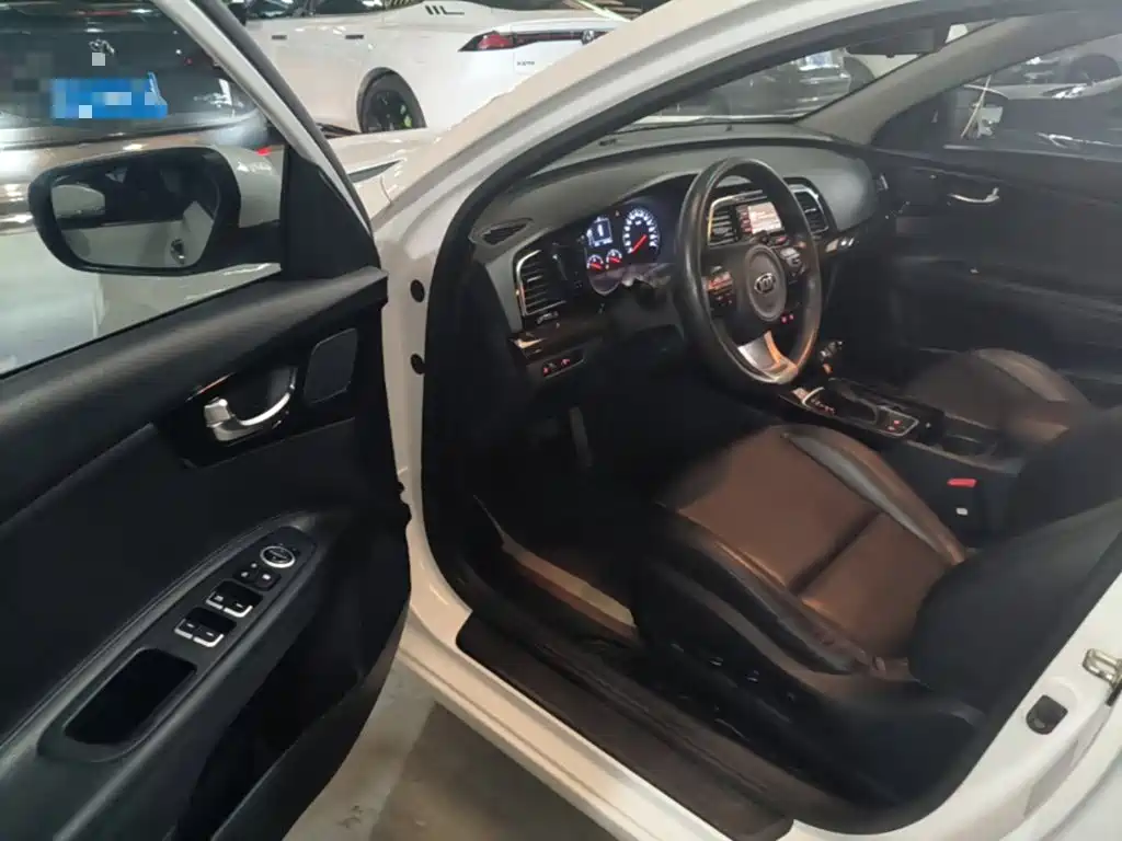 KIA K4