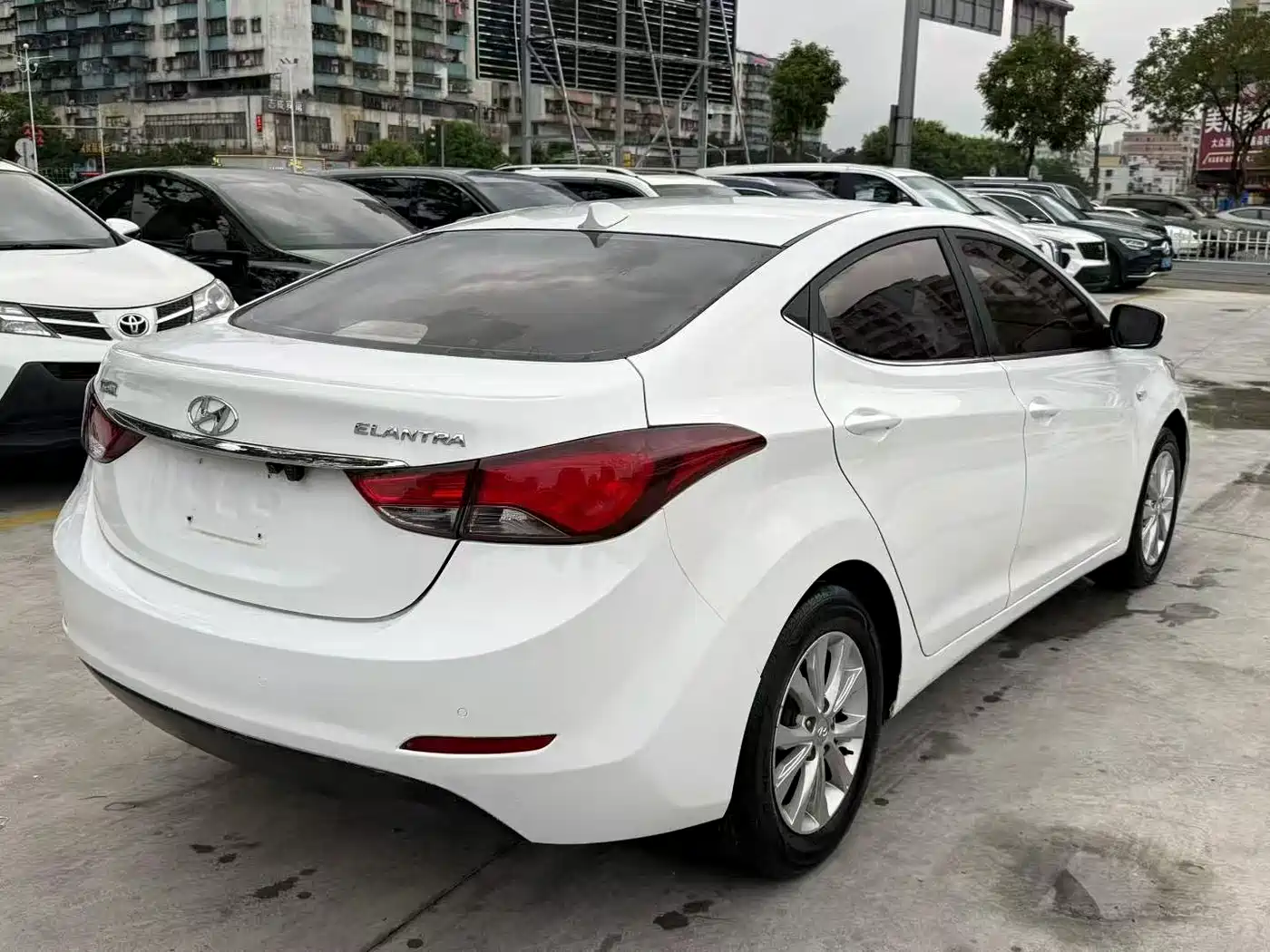 Hyundai Langdong 2016 1.6L Automatic Smart Edition фото 6