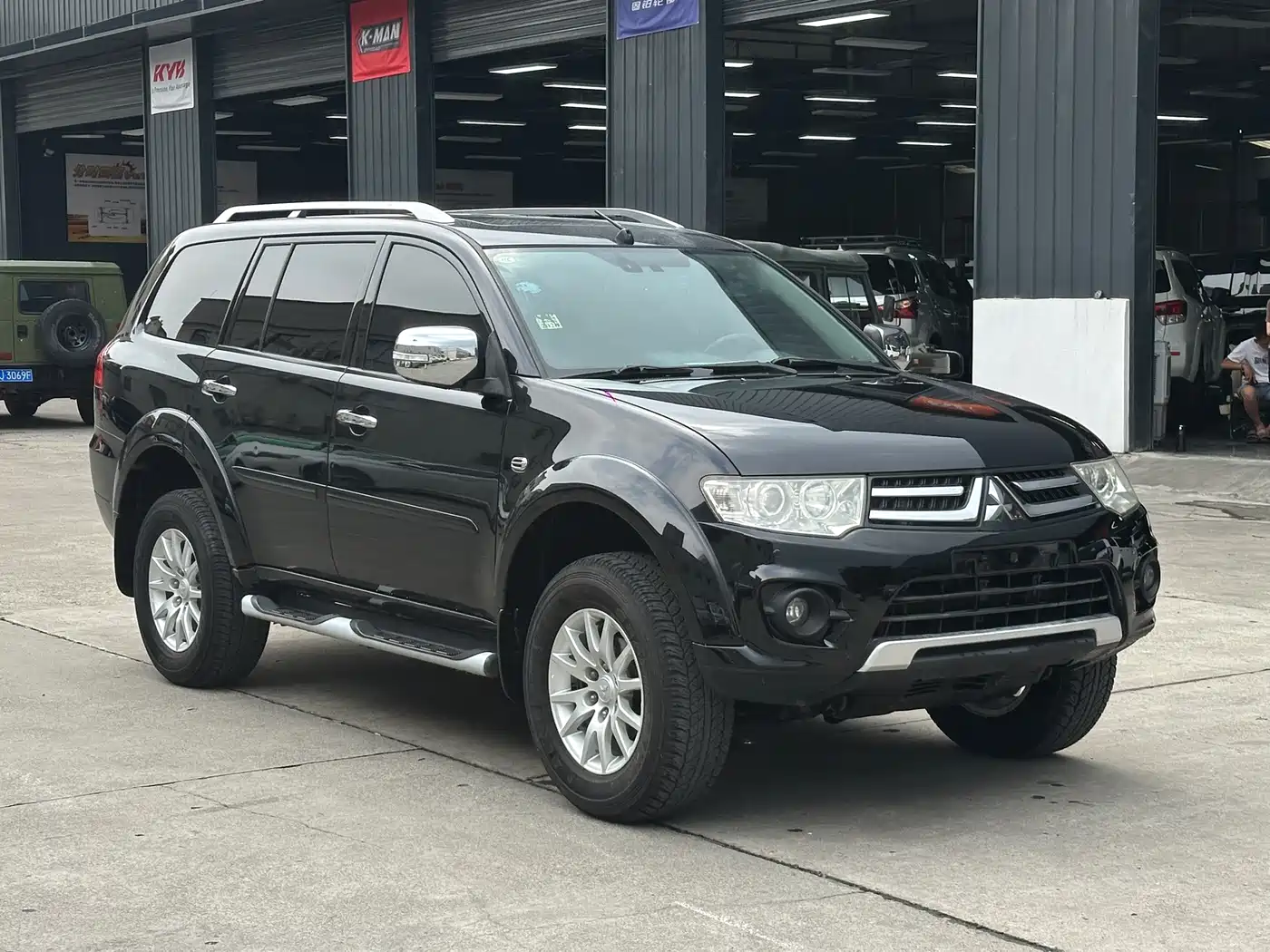Mitsubishi Pajero Sport 2013 3.0L Automatic 4WD Flagship фото 3