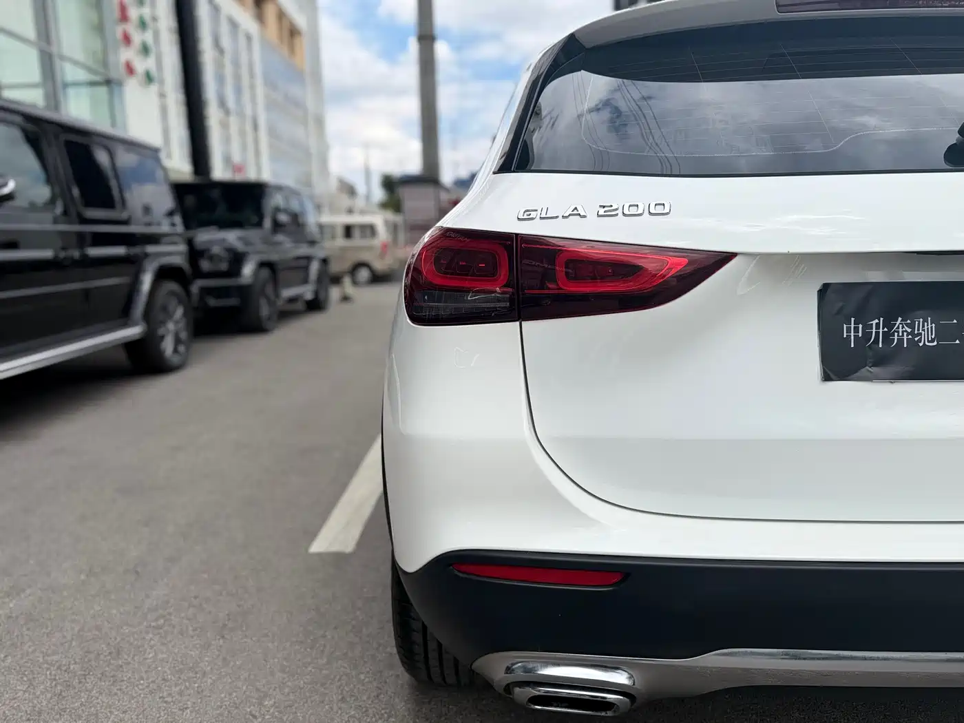 MERCEDES-BENZ GLA